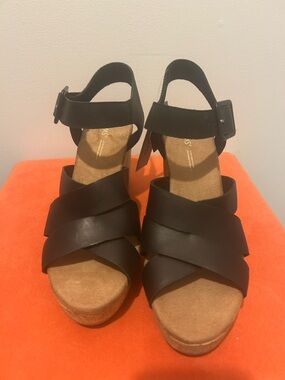 Tom’s Ortholite Black Cork-Heel Cross-Strap Women's Sandals